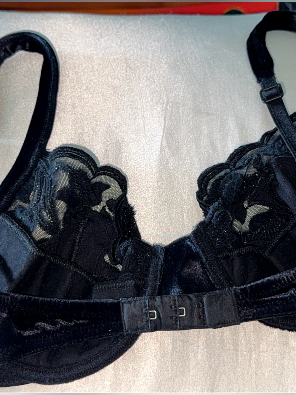 Vintage La Perla sz. 2 Black Velvet Metallic Lace UW Bra 32C super rare Pristine - Picture 10 of 14